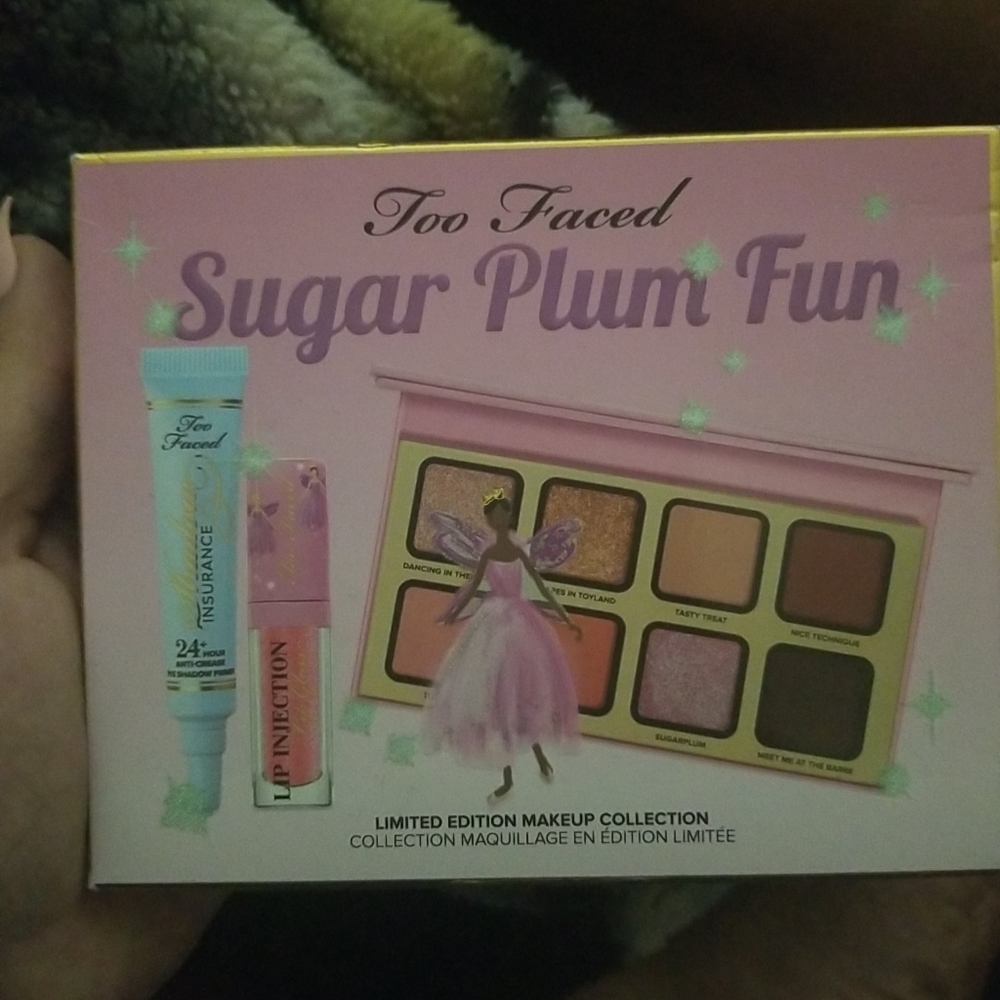 Too Faced Sugar Plum Fun set